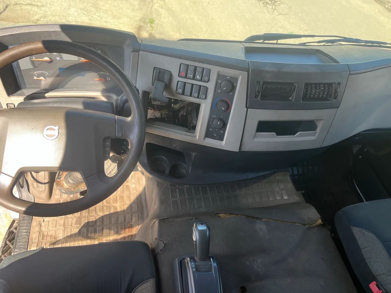 Volvo 330 i shift automático  - Foto 2
