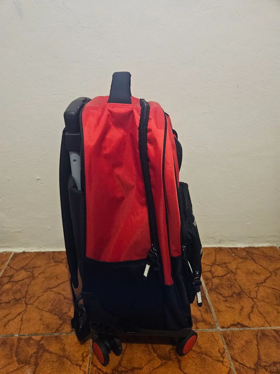 Mochila marvel com lancheira - Foto 4