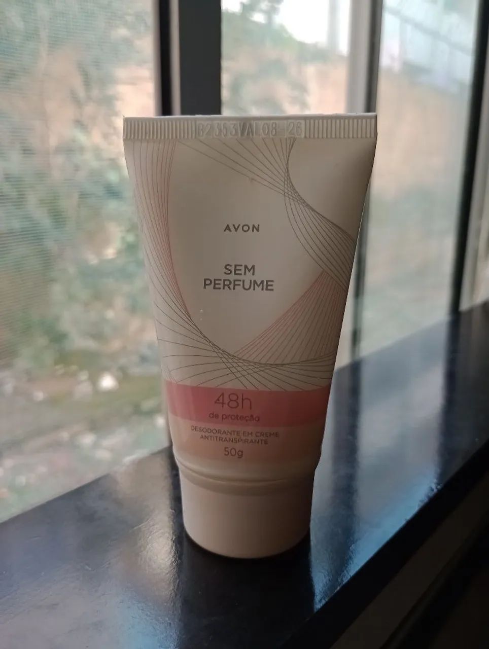 Desodorante em creme sem perfume Avon axilas 