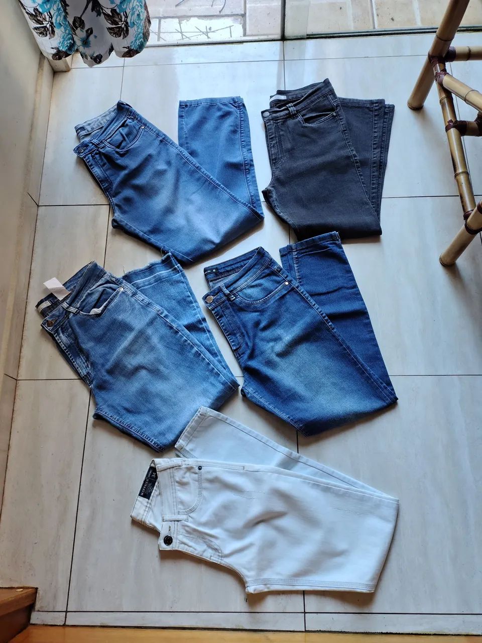 Combo de calças jeans femininas tamanho (34, 40 e 42) - Foto 2