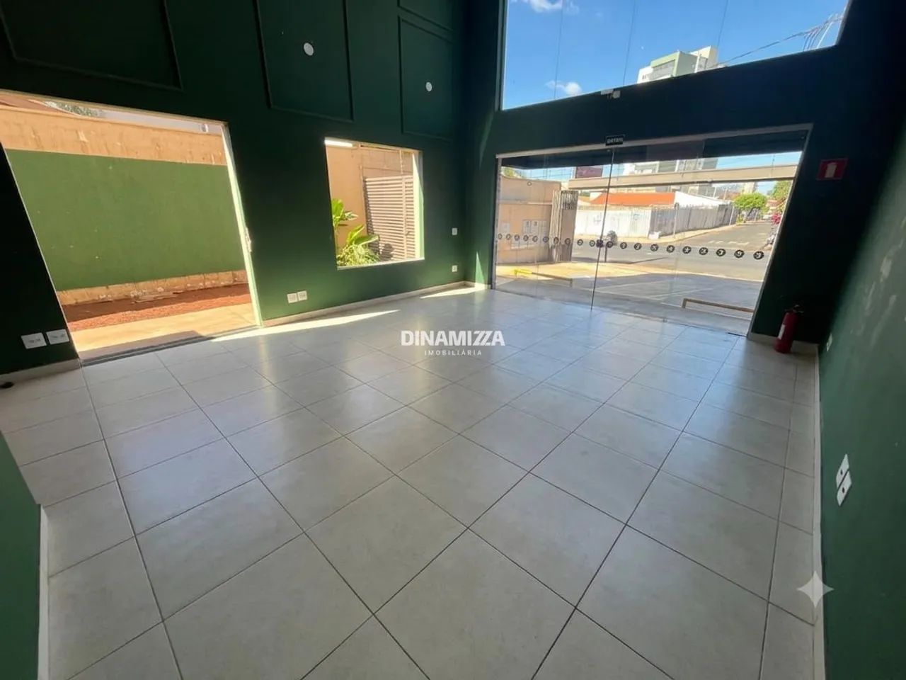 EXCELENTE LOJA COM LOCALIZAÇÃO PRIVILEGIADA, FÁCIL ACESSO AO CENTRO - Foto 2