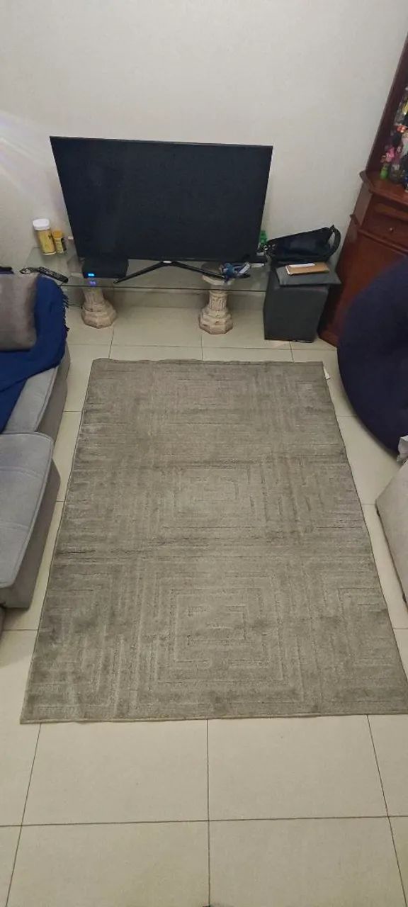 Tapete cinza retangular de tecido 2m