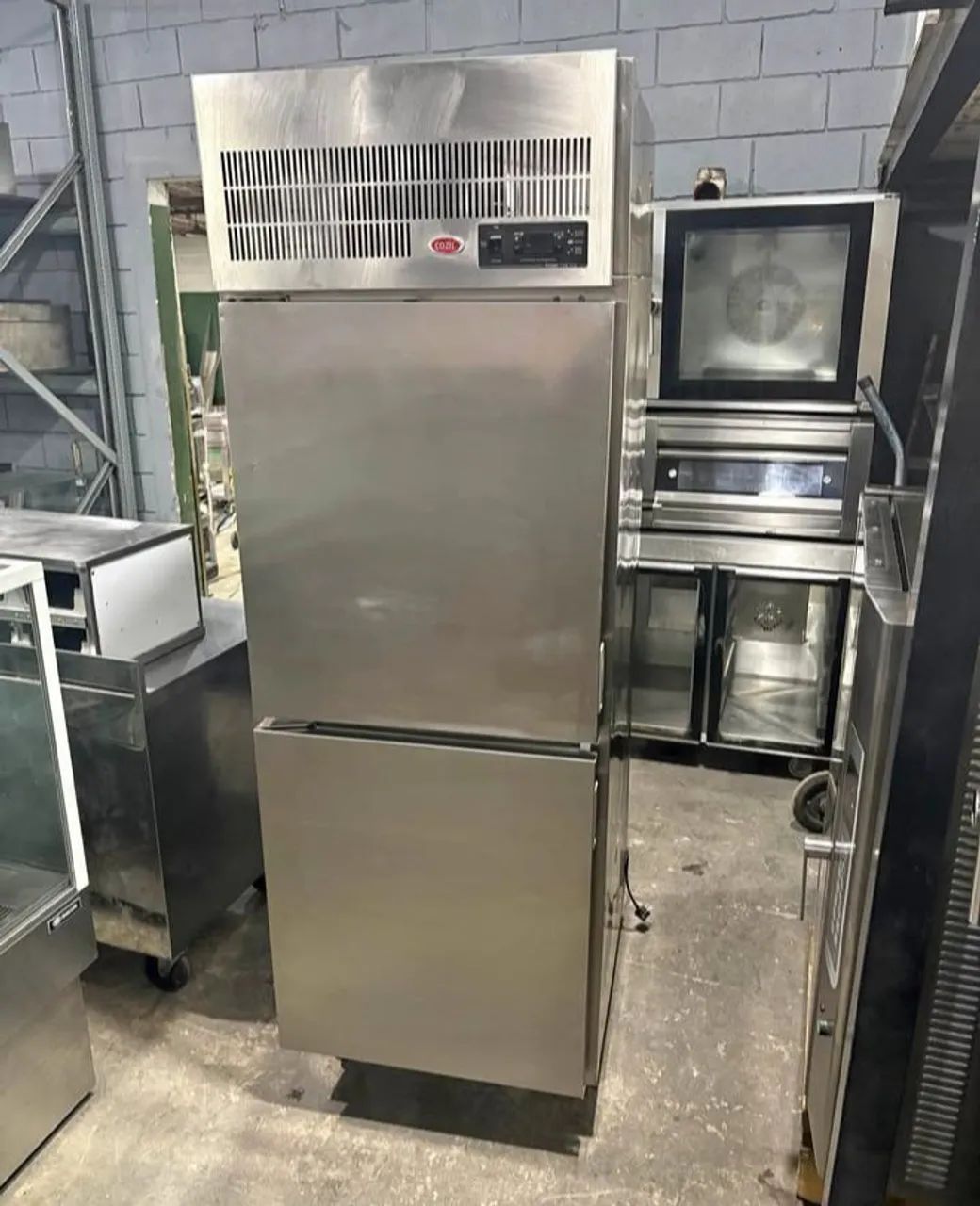 Freezer vertical Cozil inox 