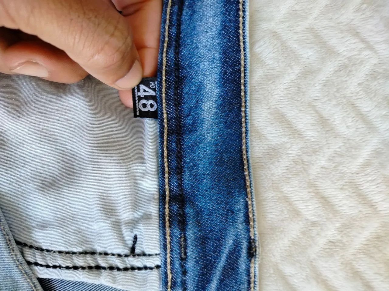 calça jeans skinny com lavagem marmorizada - Foto 2