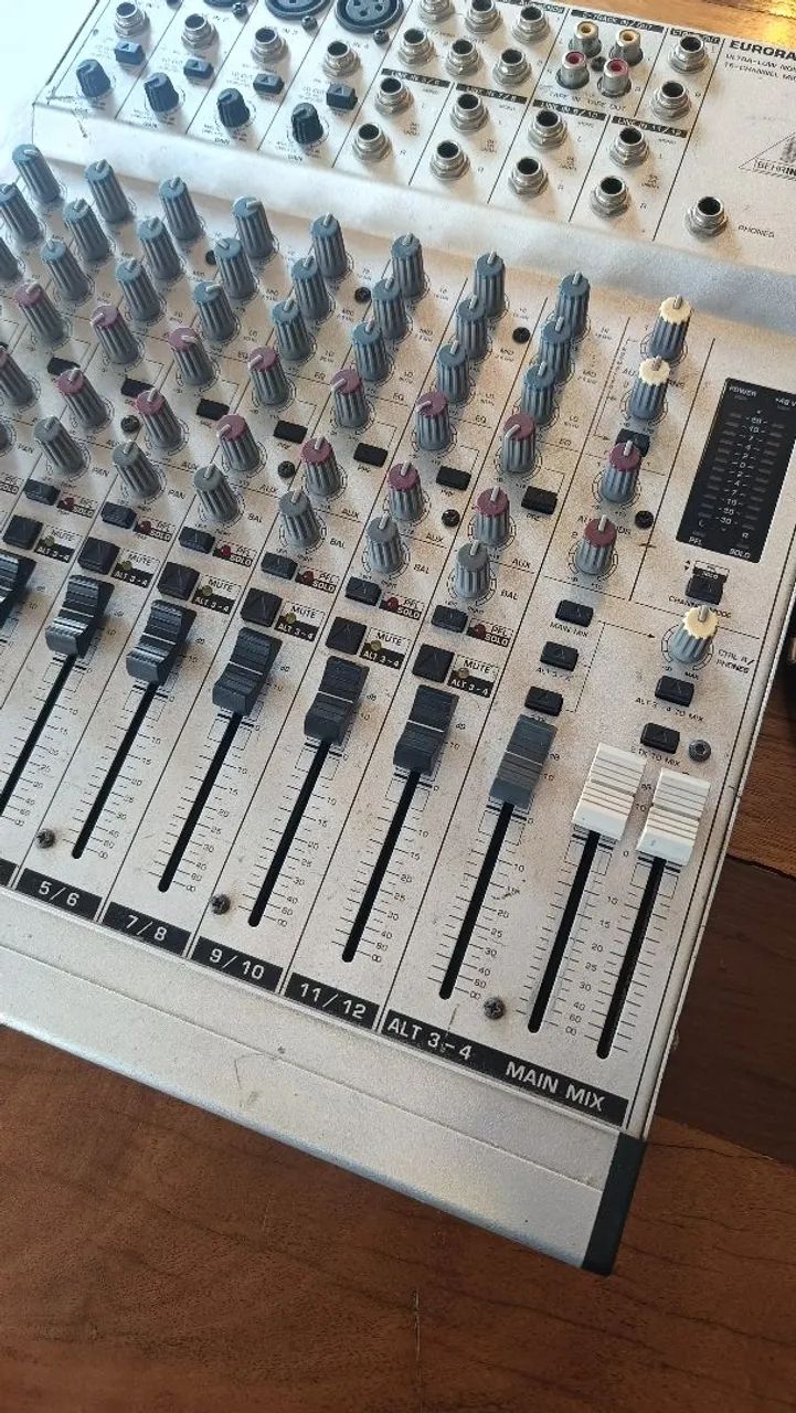 Mesa de Som Behringer Eurorack Mx1604a Mixer 220v ( 12 Canais ) - Foto 3