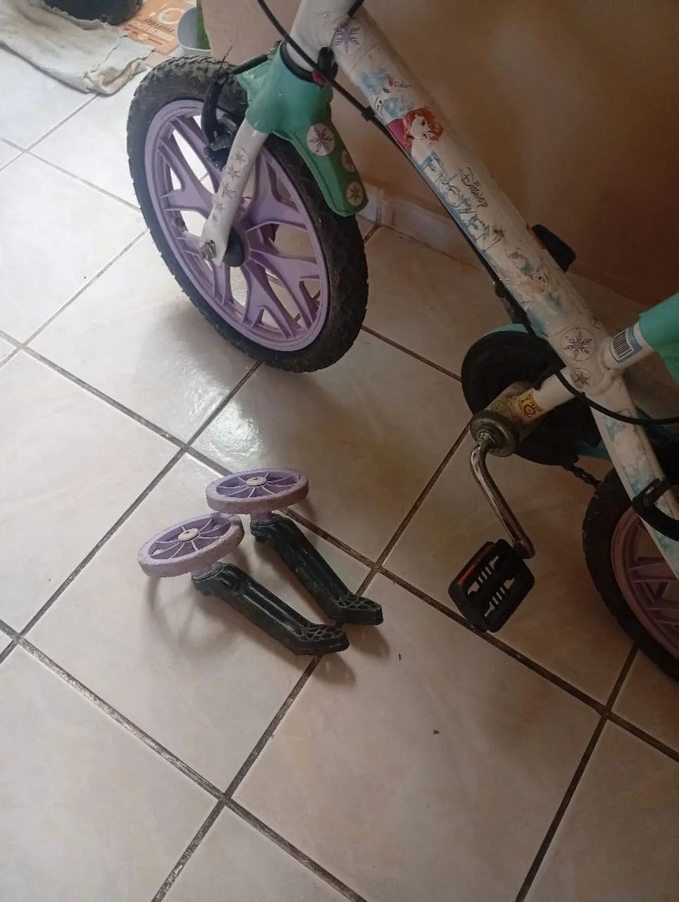 Bicicleta Infantil da Barbie  - Foto 3