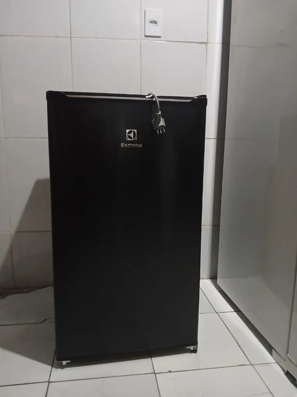 Frigobar Eletrolux 90 L