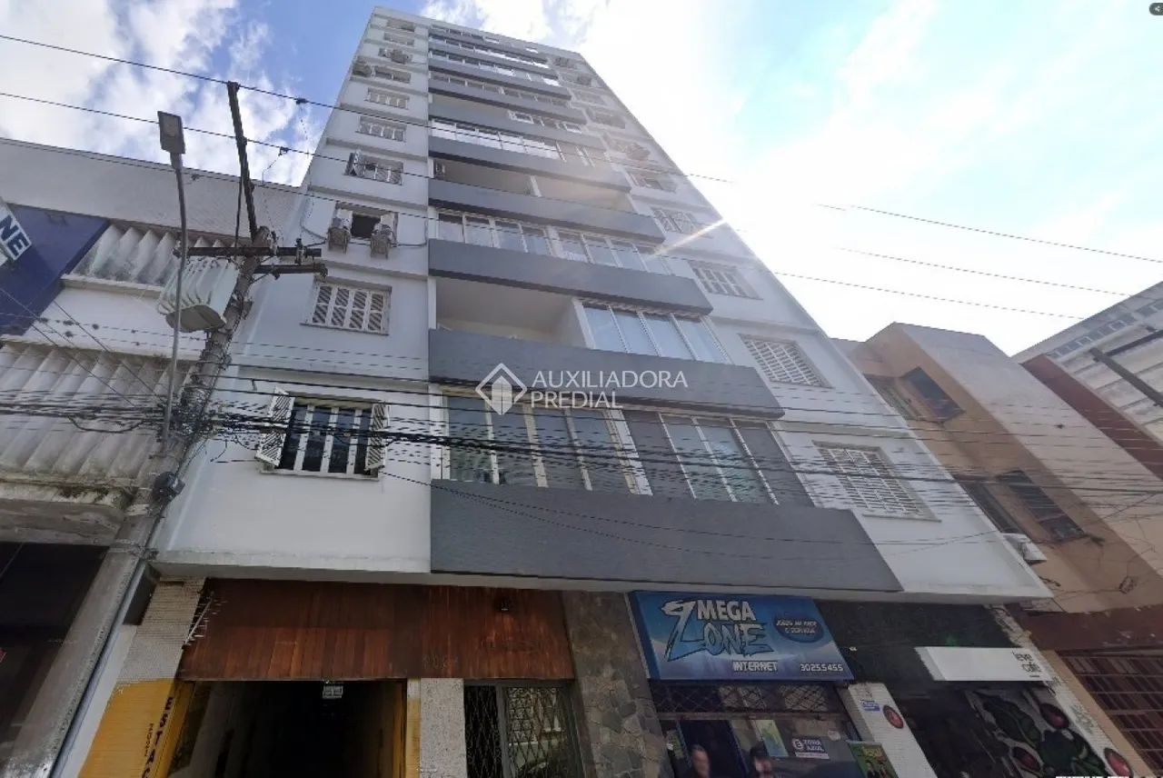 Apartamento Mobiliado no Edifício Massot no Centro de Pelotas - 9º Andar
