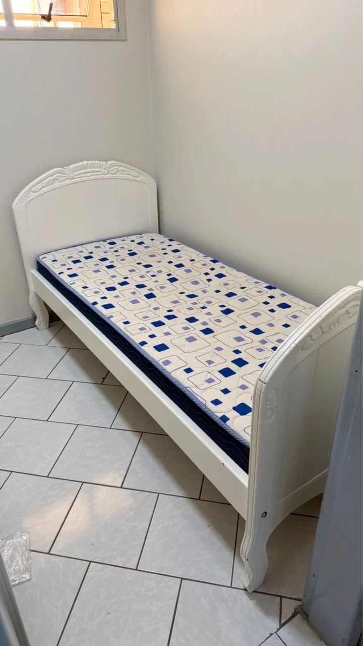 Vende-se: Cama infantil + Colchão 
