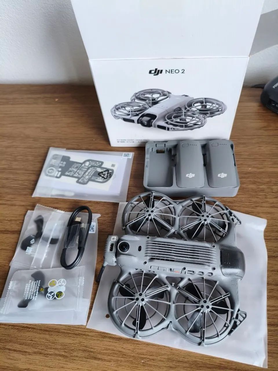 Dji neo 2 - 3 baterias, Hub e transmissor 