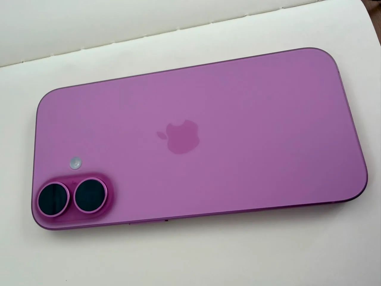 Vende IPhone 16 Rosa - Foto 3