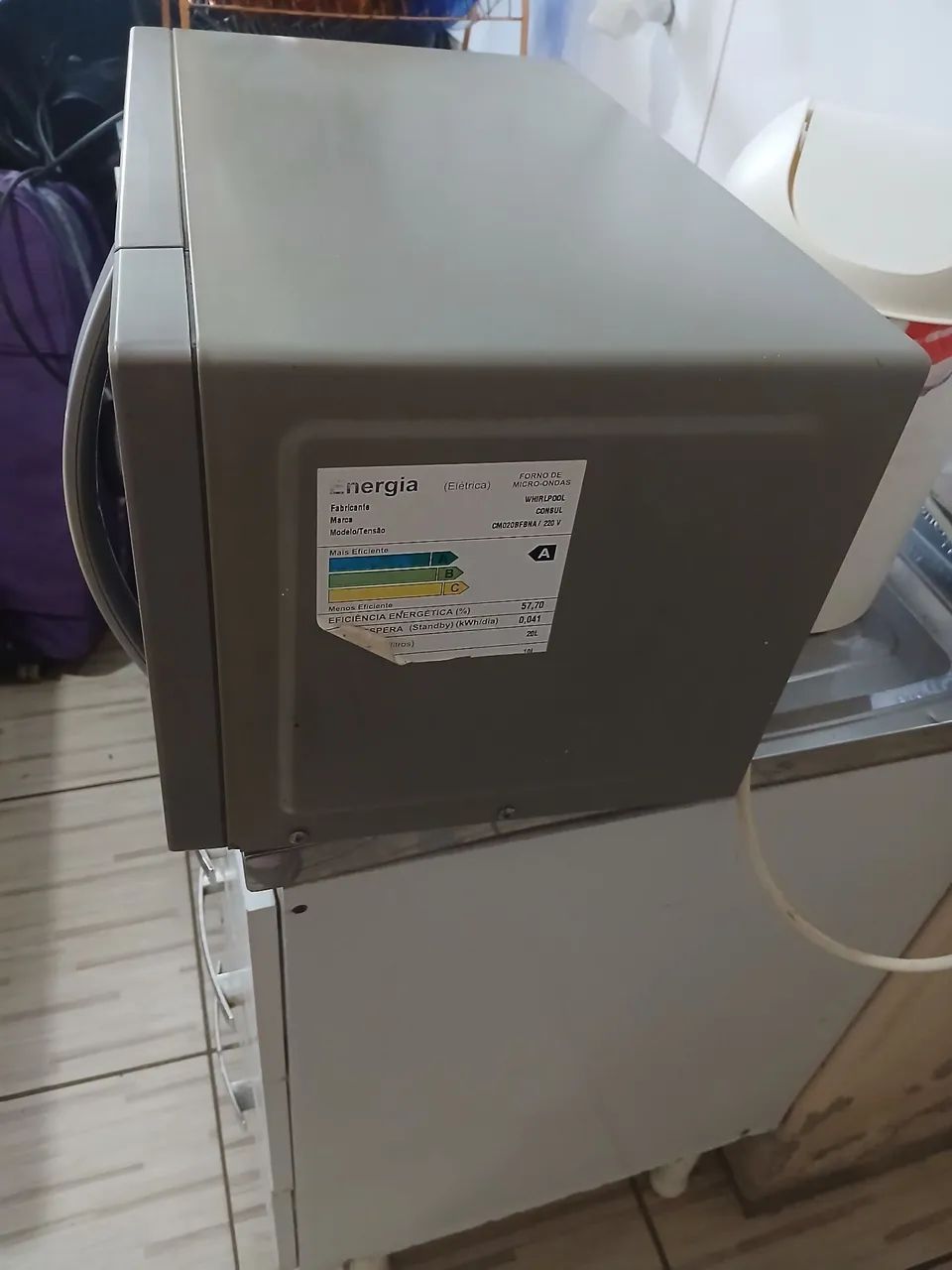 Micro-ondas funcionando 20L 100reais  - Foto 5