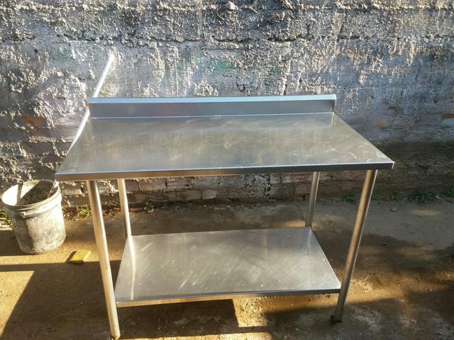 Mesa toda em inox 0.60x1.20 com encosto parede - Foto 5