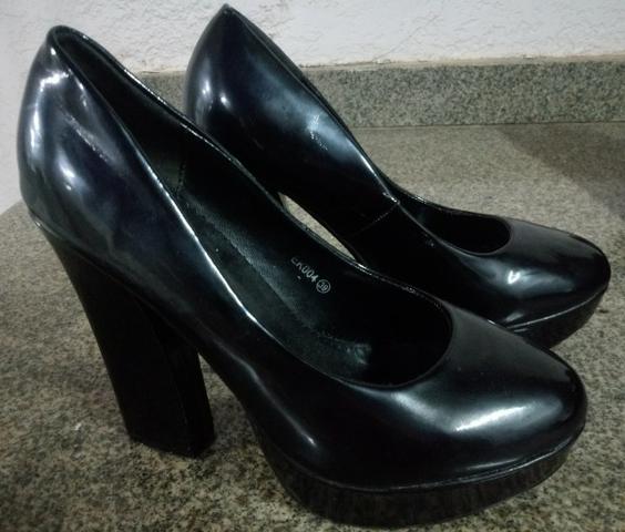 Sapatos, bota de salto 7 pares, número 37 - Foto 3