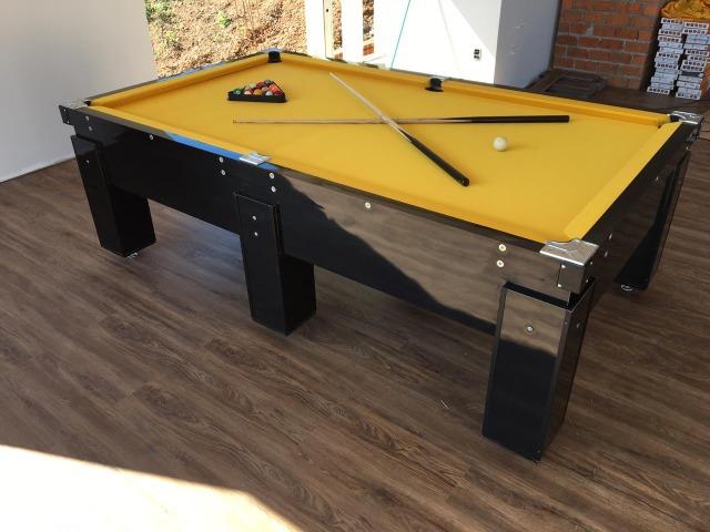 Mesa Gaveta 6 Pés Laterais Cor Preta Tecido Amarelo Mod. QTFK6278