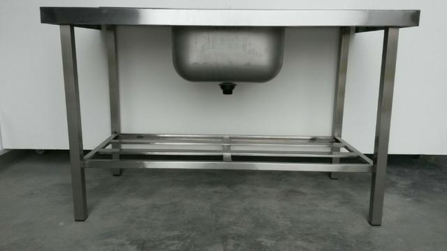 Pia Inox industrial com 1 cuba e prateleira gradeada