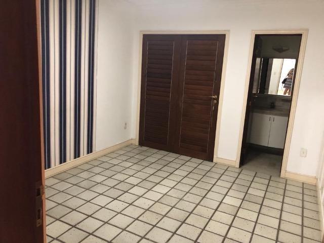 Excelente Casa de Cond. Fechado em Lagoa Nova de 4 suítes de 450m² e 4 Vagas de Garagem - Foto 9