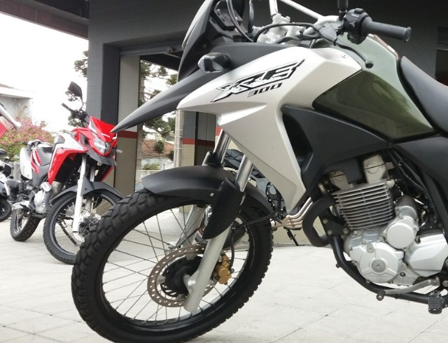 HONDA XRE 300 2017  MANUAL E CHAVE RESERVA, REVISADA 