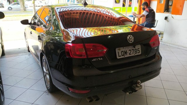 06-VW JETTA 2.0 AUTOMÁTICO.