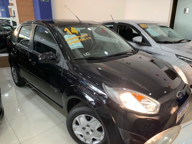 FIESTA SEDAN 1.6 COMPLETO 2014 MUITO NOVO