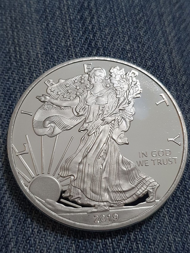Moeda One Silver Dollar PROOF RÉPLICA 