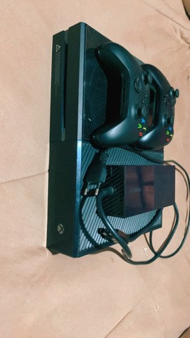 Xbox one 2 controles mais 2 Jogos