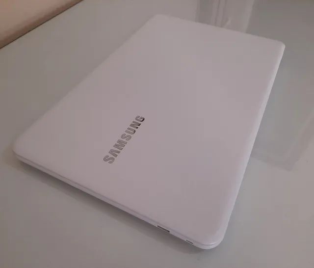 Notebook Ultrafino Samsung Essentials E20 Tela 15.6 4GB 500HD Windows 10 " Top"