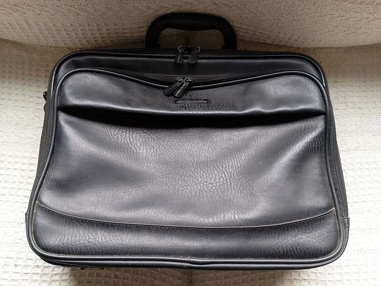 Laptop bag, documents, notes, notebooks, etc...63824109630465120