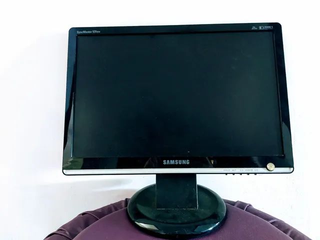 Monitor LCD Samsung 19 polegadas seminovo