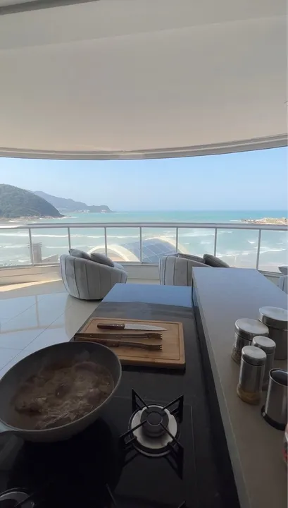 Apartamento com uma das melhores vistas frente mar - Luxo e conforto!