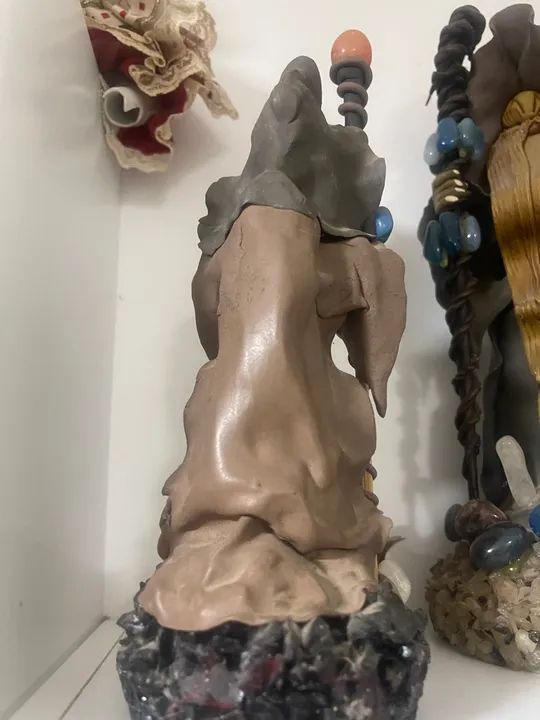 Escultura Bruxa Decorativa - Foto 3