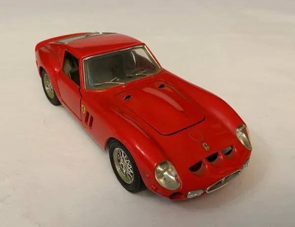 Miniatura Ferrari 348 Tb 1989 Bburago 1/24 - Hobbies e coleções