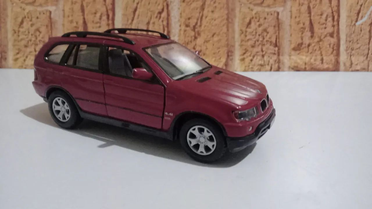 Miniatura de carro BMW X5 escala 1/36