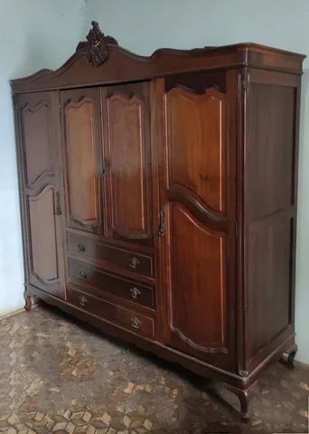 Guarda Roupa em Estilo Chipendelle