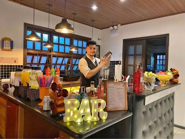 Barman em Goiânia: Drinks Incríveis e Atendimento Personalizado