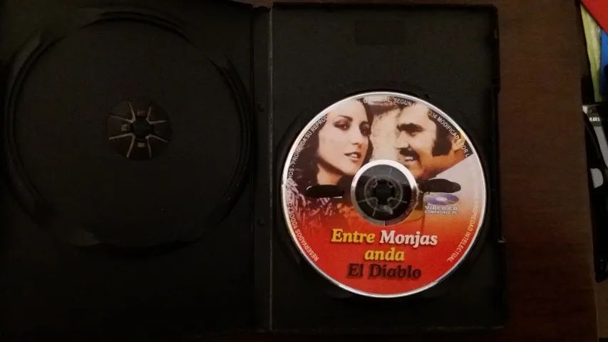 DVD - Entre Monjas Anda El Diablo - Foto 3