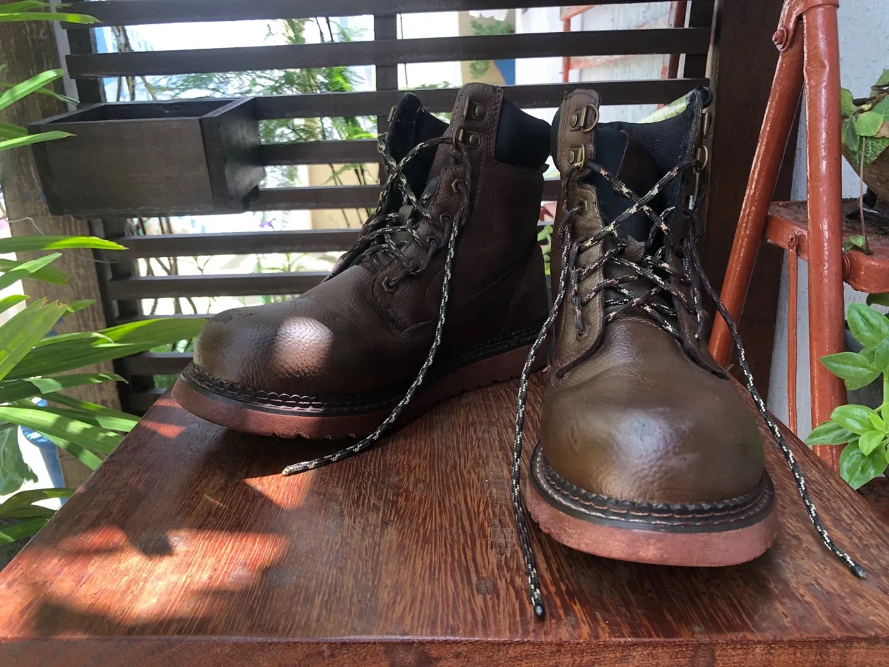 Bota de Couro Marrom Fila (USA) - tamanho 40