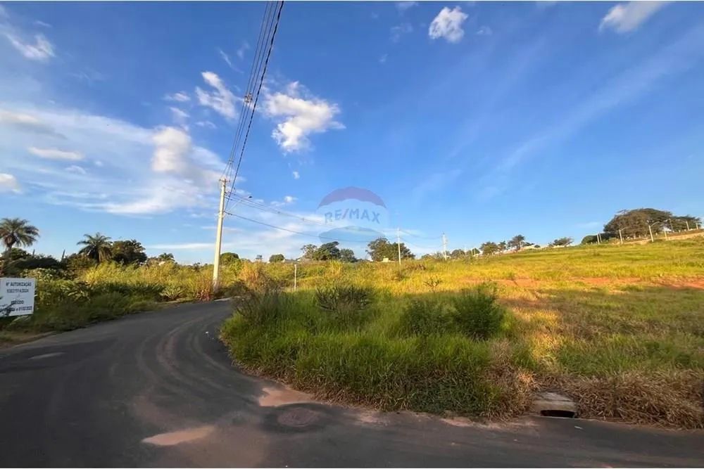 Lote de Esquina no Estância Santa Catarina em Itapira -SP com 294 m2 por apenas R$169.344, - Foto 3