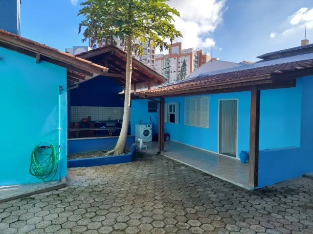 Alugo 2 Kitnets no Bairro Trindade. Leia a descrição