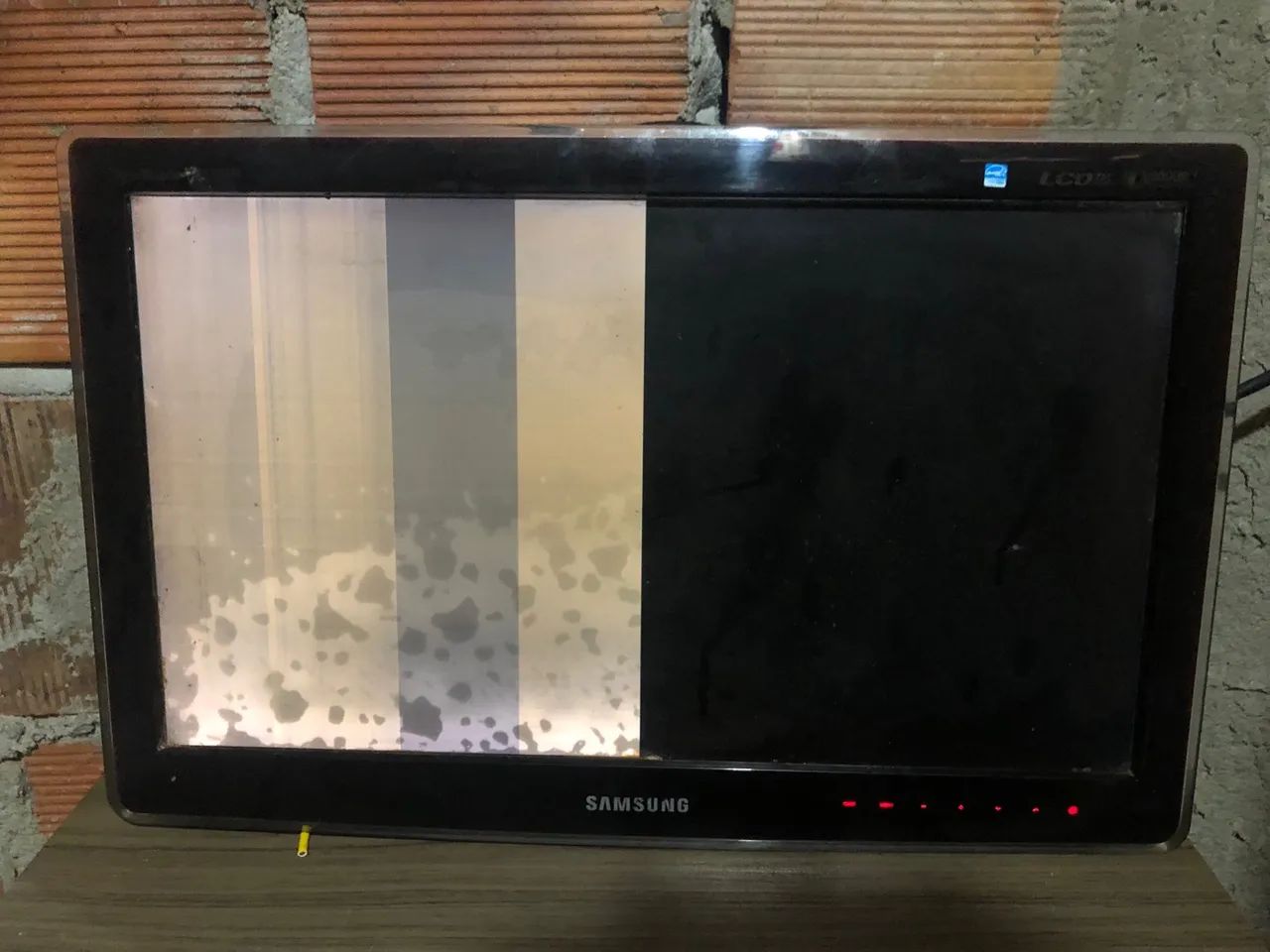 TV Samsung 20 polegadas com defeito na tela