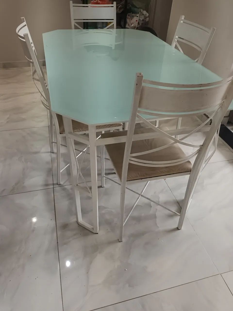 Mesa com cadeiras - Foto 2