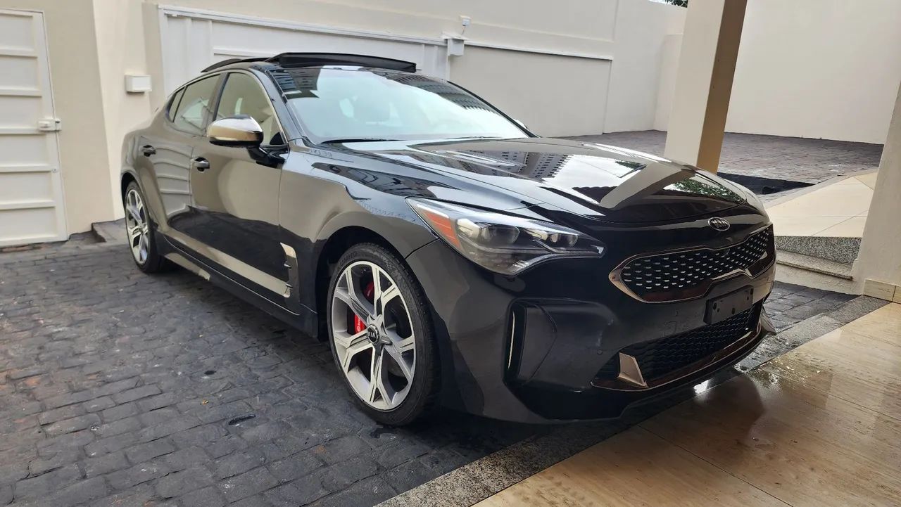 Kia Stinger GT, 3.3 V6 370cv Bi-turbo Launch Edition by Fittipaldi.