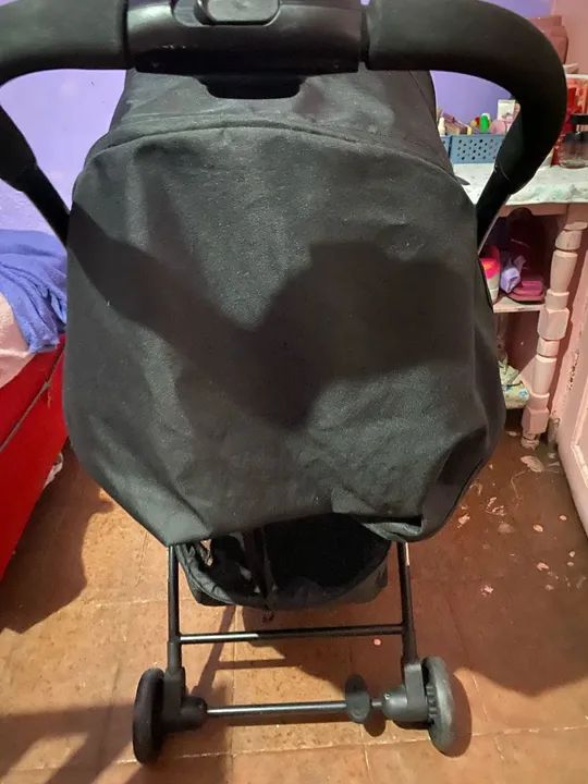 Carrinho de Bebê Burigotto preto  - Foto 4