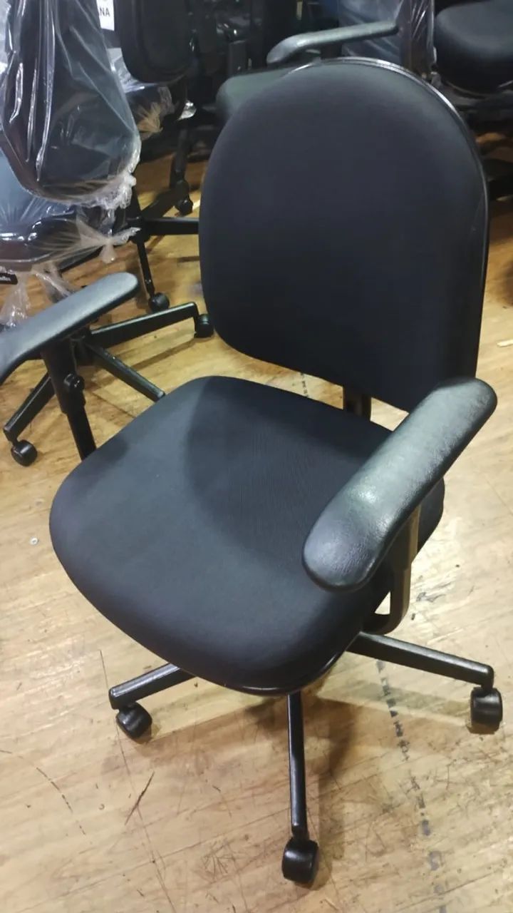 Cadeiras de Escritório Giroflex Polytrop - Foto 4
