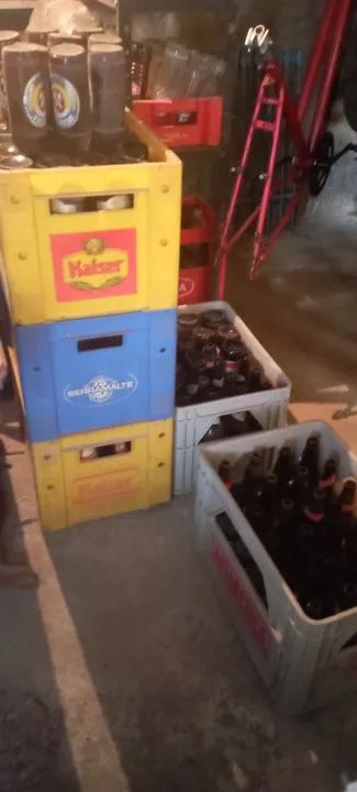 Engradados de cerveja com casco