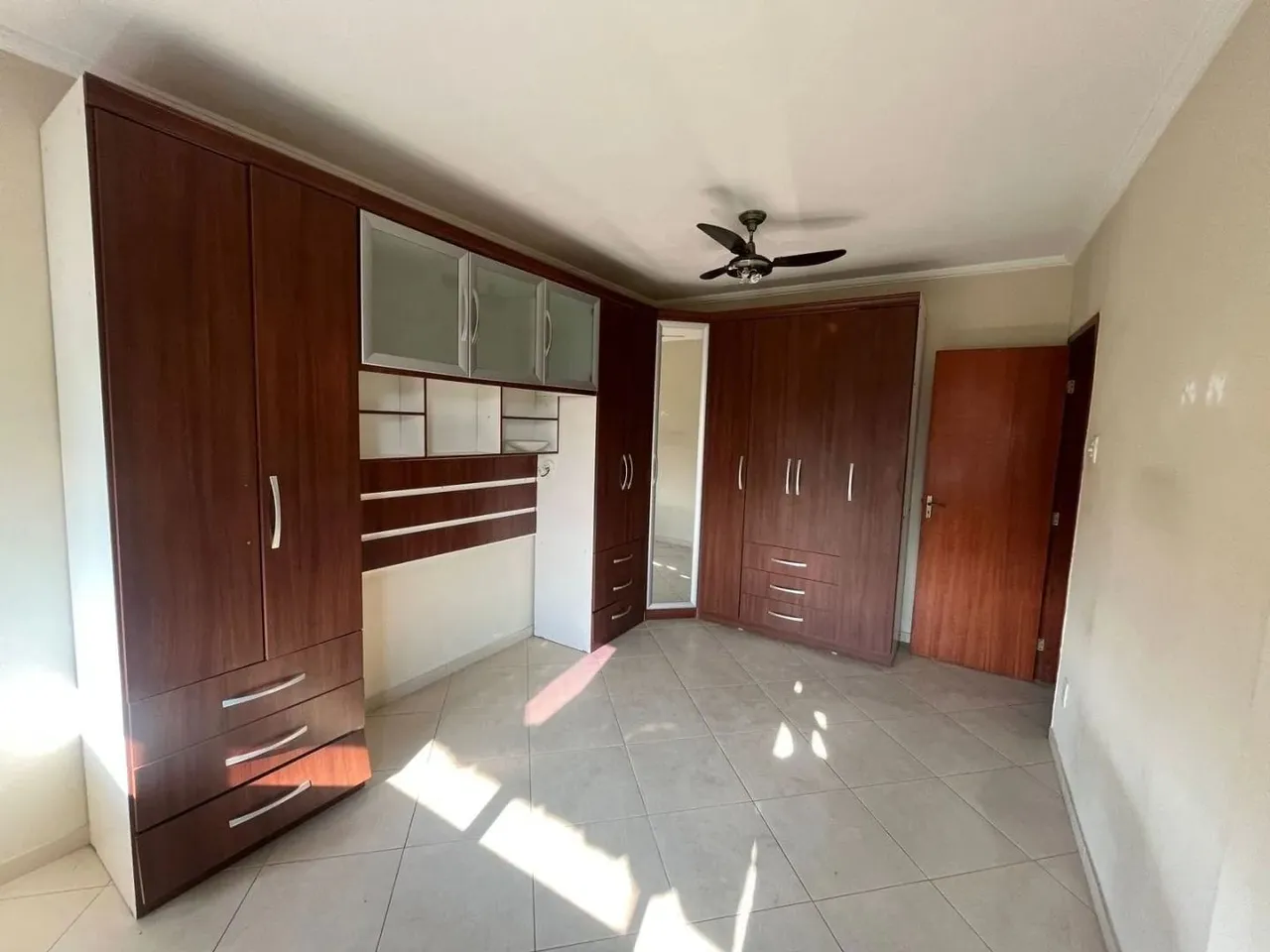 Apartamento de 2 quartos todo reformado, próximo ao metrô e BRT
