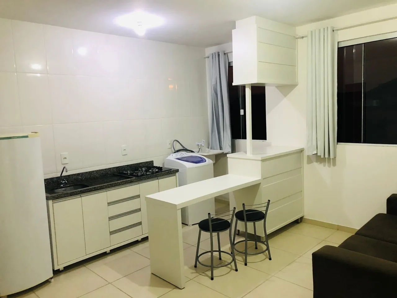 Alugo ape 01 quarto mobiliado Carianos