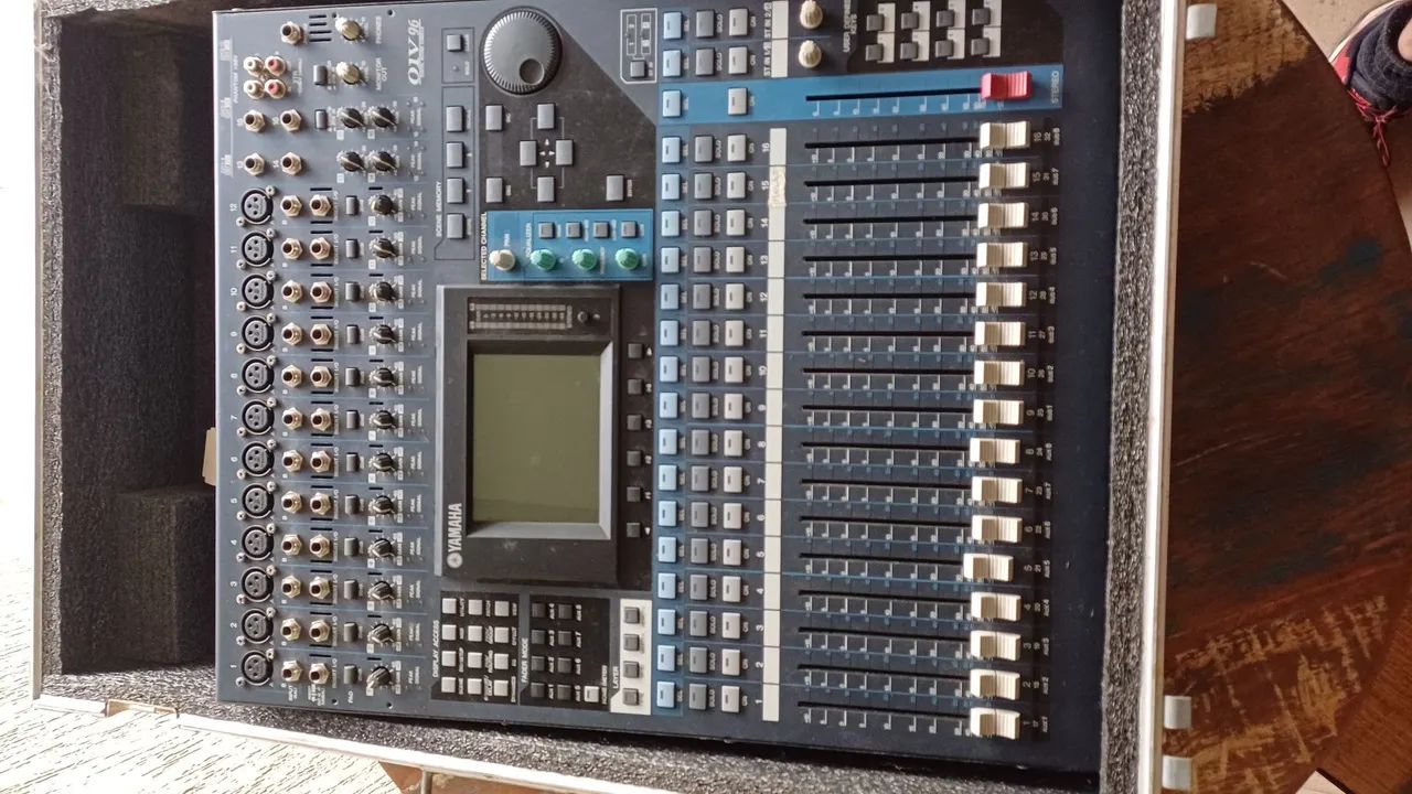 Mesa de Som Yamaha 01V96 - Foto 2