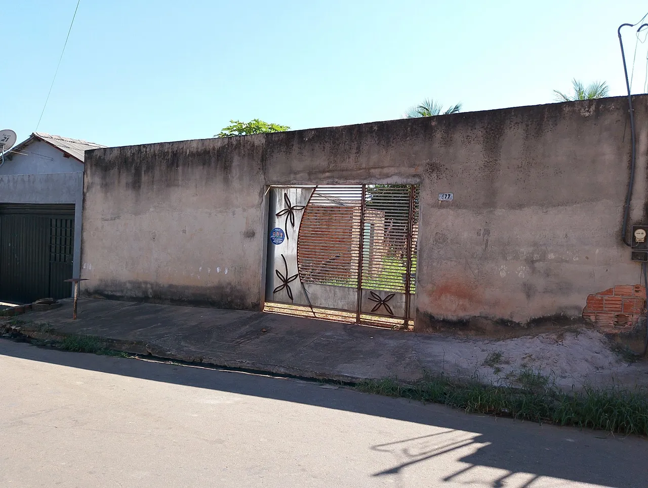 Lote na rua novo paraíso no bairro betanea.medindo 10+25 tem dois pés de coco tem poço 
