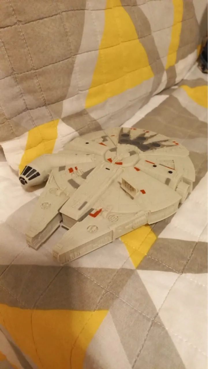 Nave Millenium Falcon (Star Wars) - Hasbro
